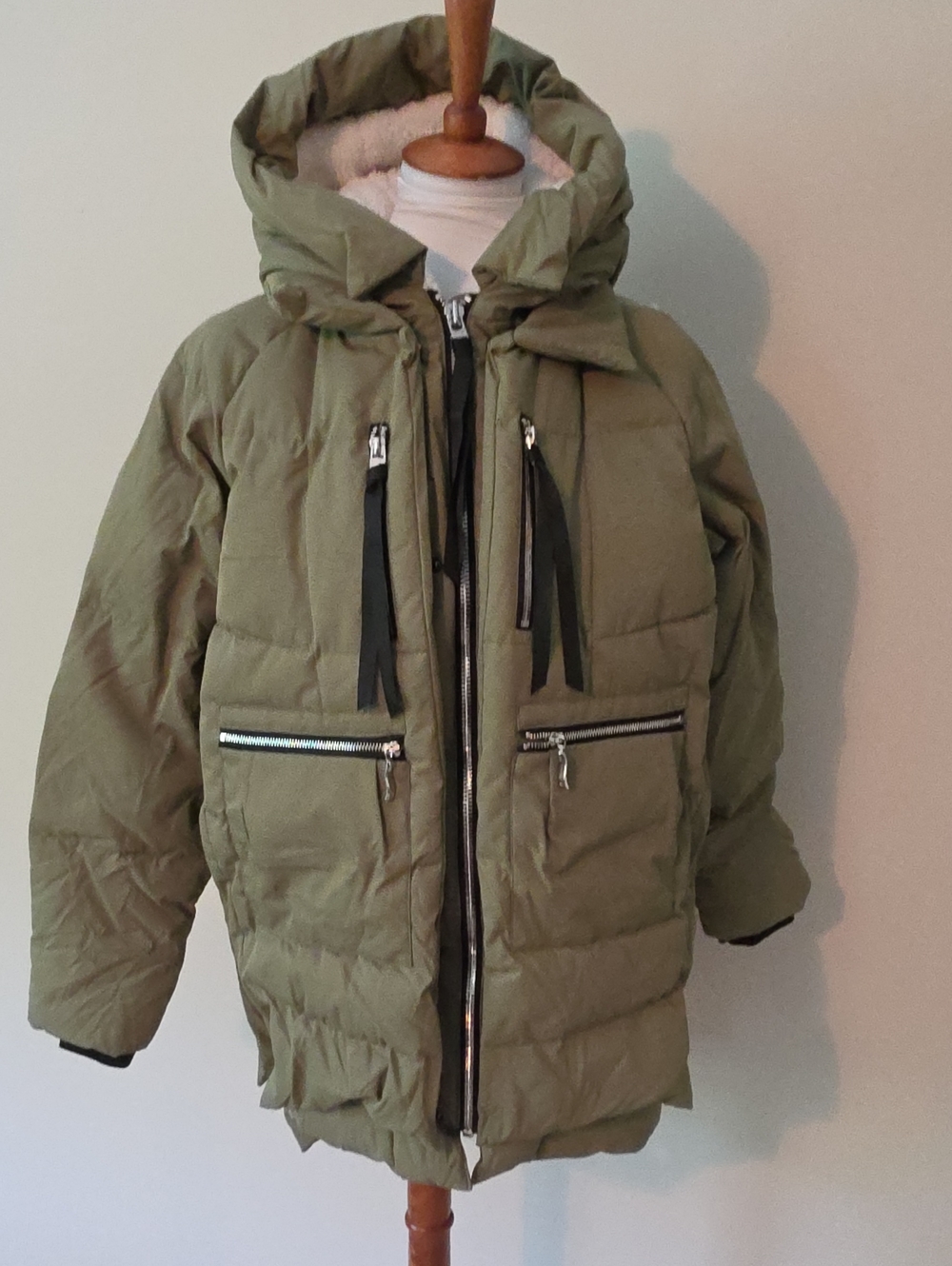 OROLAY Green Puffer Jacket with Black Accents Winter Jacket